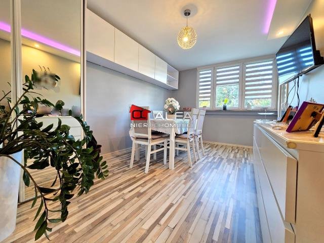 Mieszkanie trzypokojowe na sprzedaż Świdnica  49m2 Foto 1