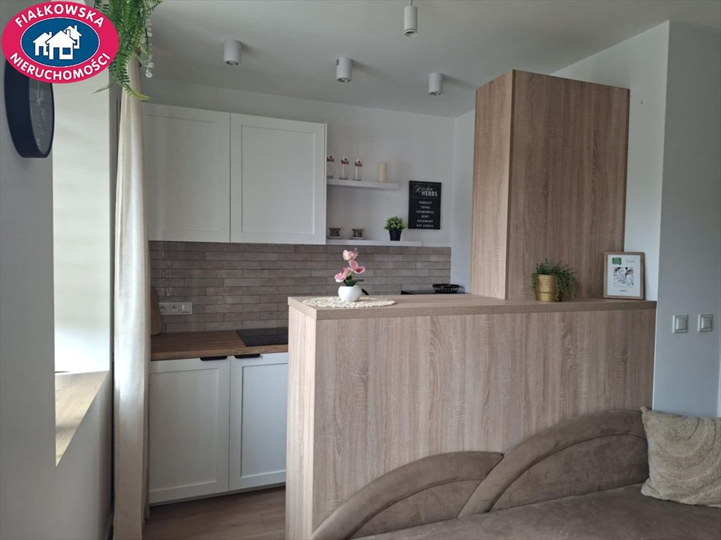 Komfortowa kawalerka w centrum Żyrardowa, wyremontowana i w pełni wyposażona Żyrardów  19m2 Foto 1