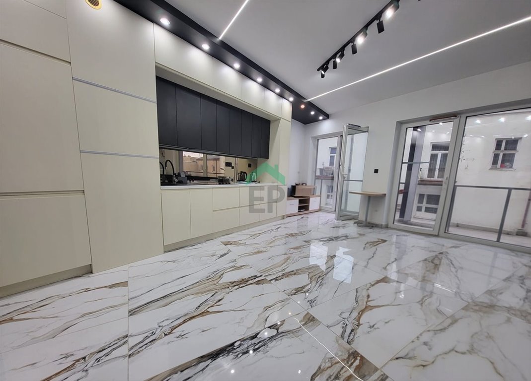 Nowe 45 m² mieszkanie z garażem na Starym Mieście Częstochowa, Centrum  45m2 Foto 1