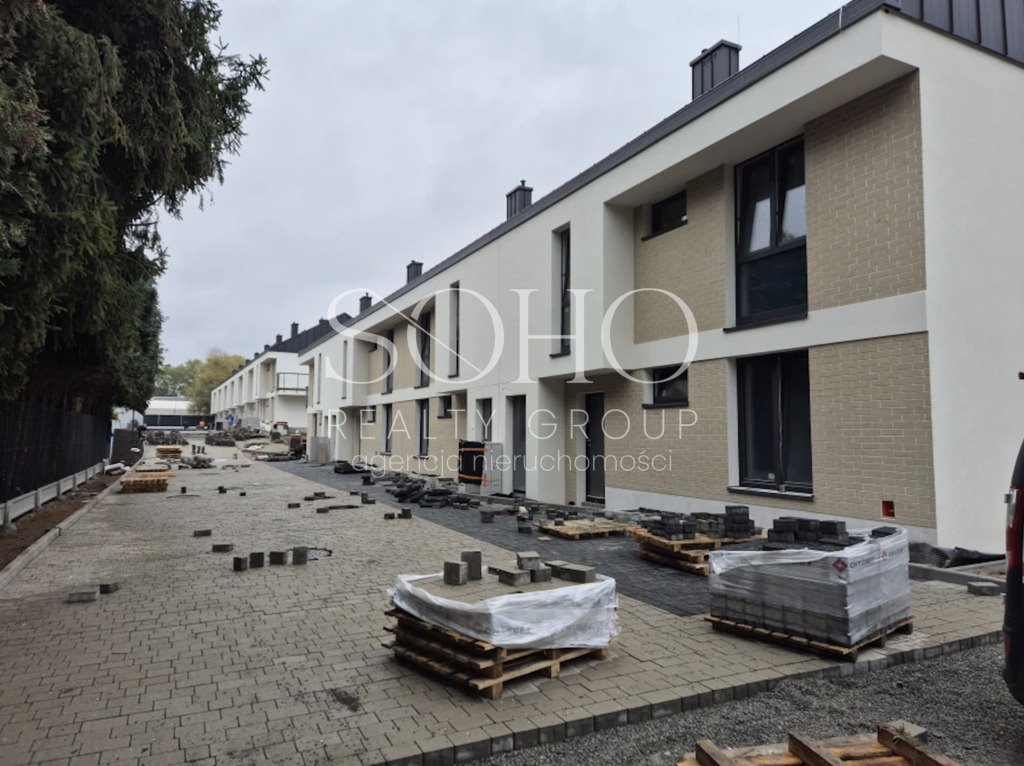 Dwupoziomowe mieszkanie 94 m² z 3 łazienkami i balkonem Skawina, Skawińska  94m2 Foto 1