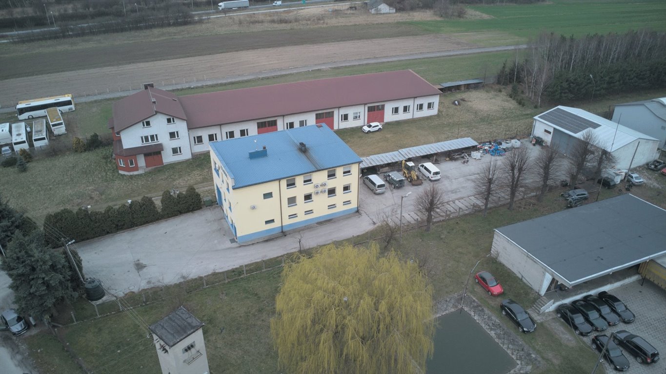 Budynek warsztatowo-biurowy 450 m² z wiatą 250 m², działka 20 arów Jędrzejów  450m2 Foto 1