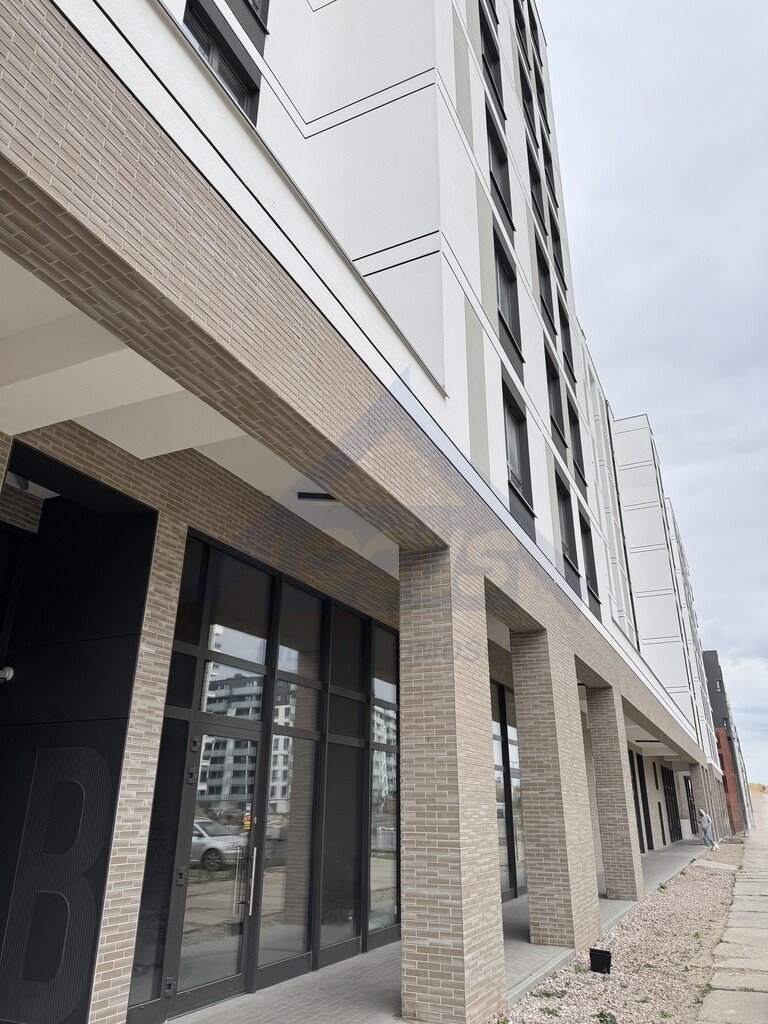 Lokal usługowo-handlowy 197 m² z witrynami i wysoką 5,3 m Warszawa, Ursus  197m2 Foto 1