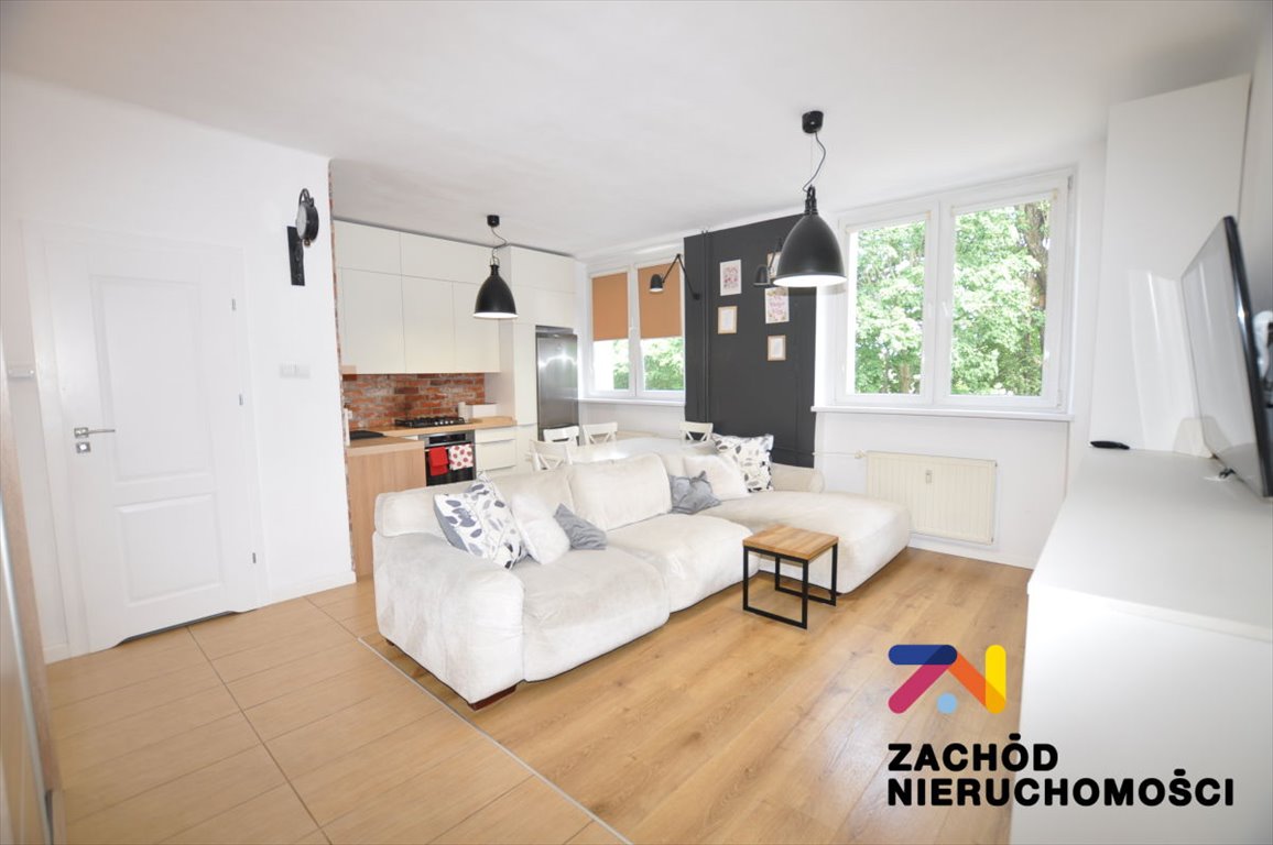 Przytulne 3-pokojowe mieszkanie z balkonem i miejscem na strych Zielona Góra, Osiedle Zdrojowe  49m2 Foto 1