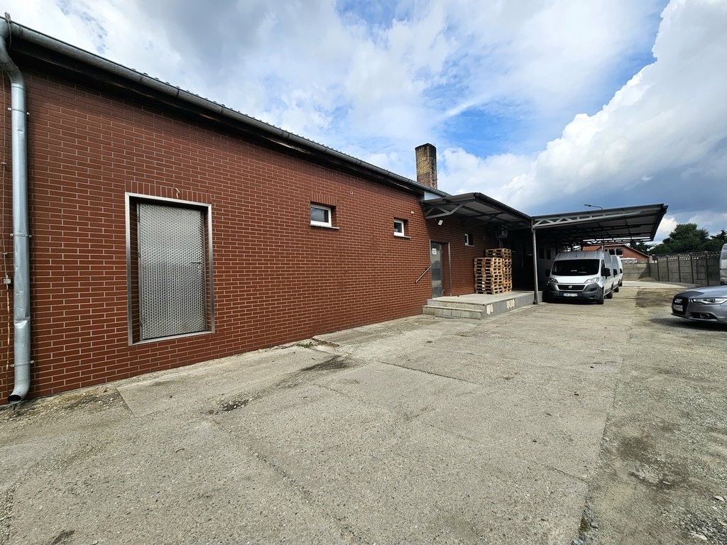 Polecam magazyn 570 m² z wyposażeniem w Prusicach: Prusice