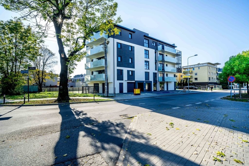 Kawalerka z balkonem i widokiem na zieleń - blisko centrum. Poznań, Nowe Winogrady Południe, Wyłom  30m2 Foto 1