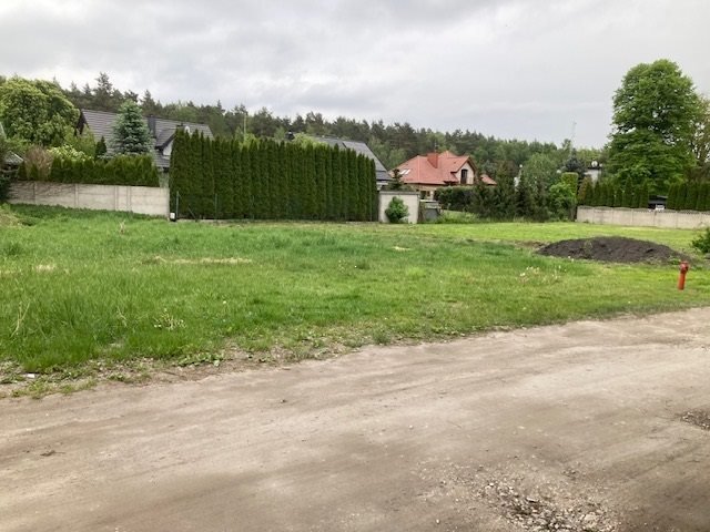Sprzedam działkę 1205 m² z mediami i lasem w Saniach Sanie  1 205m2 Foto 1
