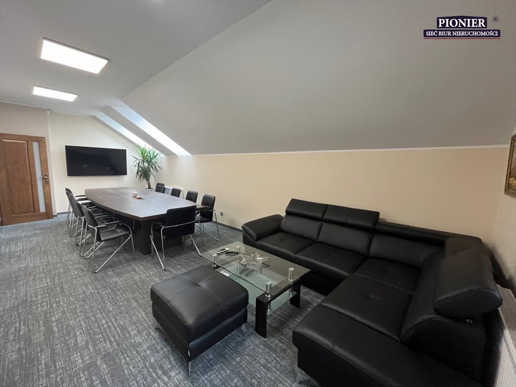 Budynek usługowo-biurowy 140 m² z dużą działką i parkingiem Goleszów  141m2 Foto 1