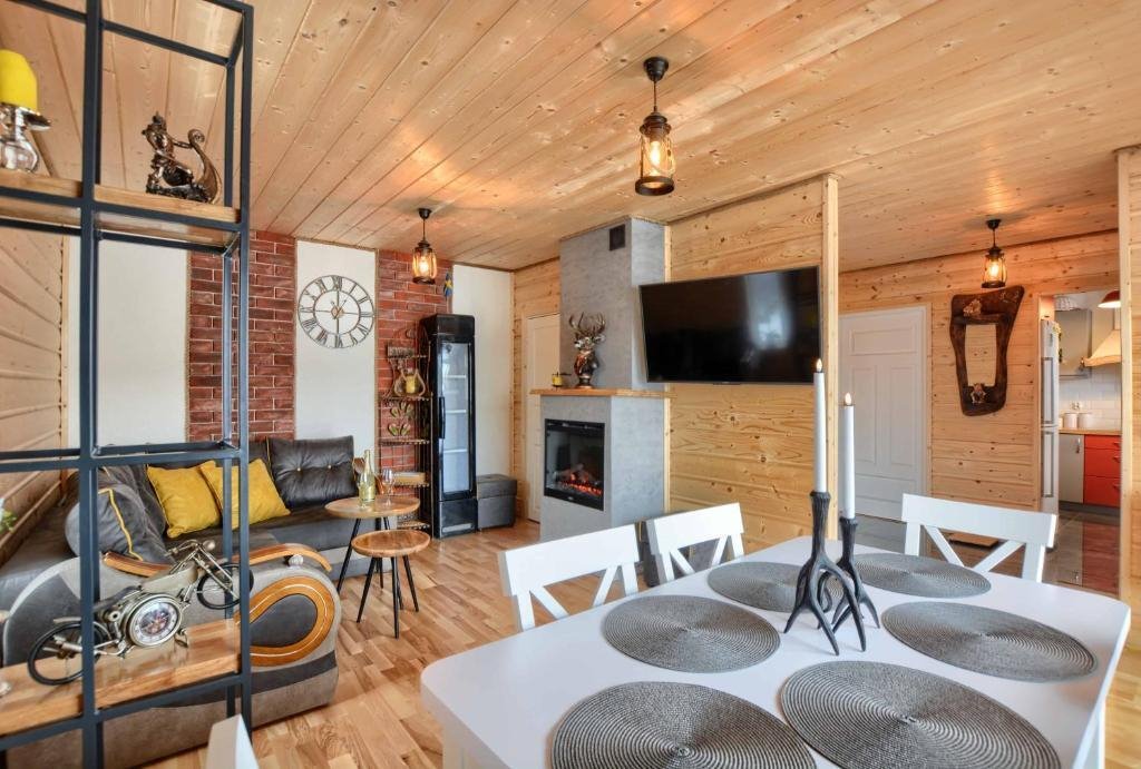 Lokal użytkowy na sprzedaż Uherce Mineralne  280m2 Foto 1