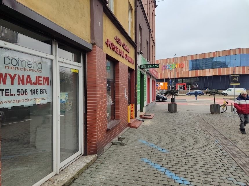 Lokal 40m² w centrum Dąbrowy Górniczej (do remontu) Dąbrowa Górnicza, Centrum, Sobieskiego  40m2 Foto 1