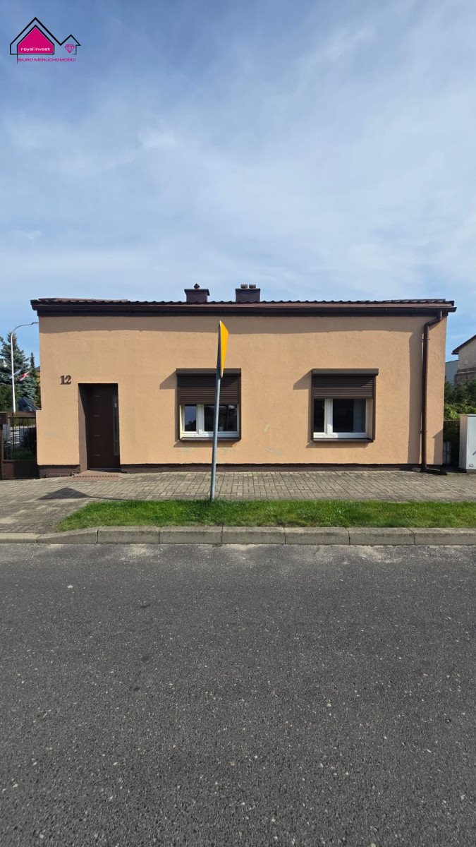 Polecam funkcjonalny dom 100 m² z potencjałem pod działalność w Kleczewie Kleczew  100m2 Foto 1