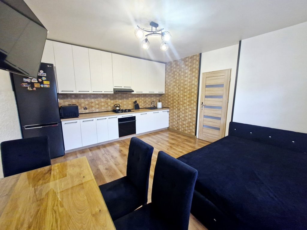 Mieszkanie trzypokojowe na sprzedaż Zgierz, Centrum  62m2 Foto 1