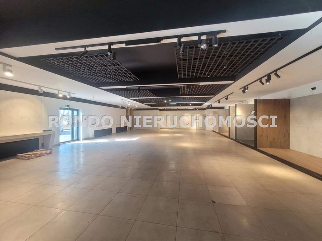 Wrocław Krzyki: 550 m² lokal handlowo-usługowy z placem i wiatą Wrocław, Krzyki  550m2 Foto 1