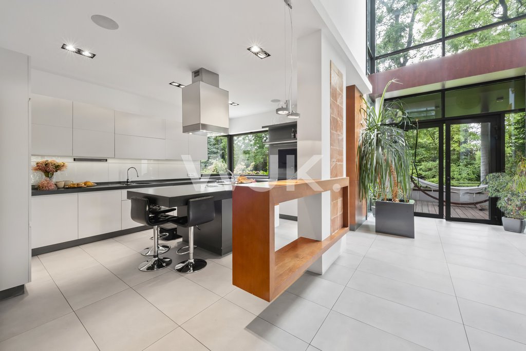 Do sprzedania luksusowa rezydencja 460 m² na zamkniętym osiedlu Stare Babice  460m2 Foto 1
