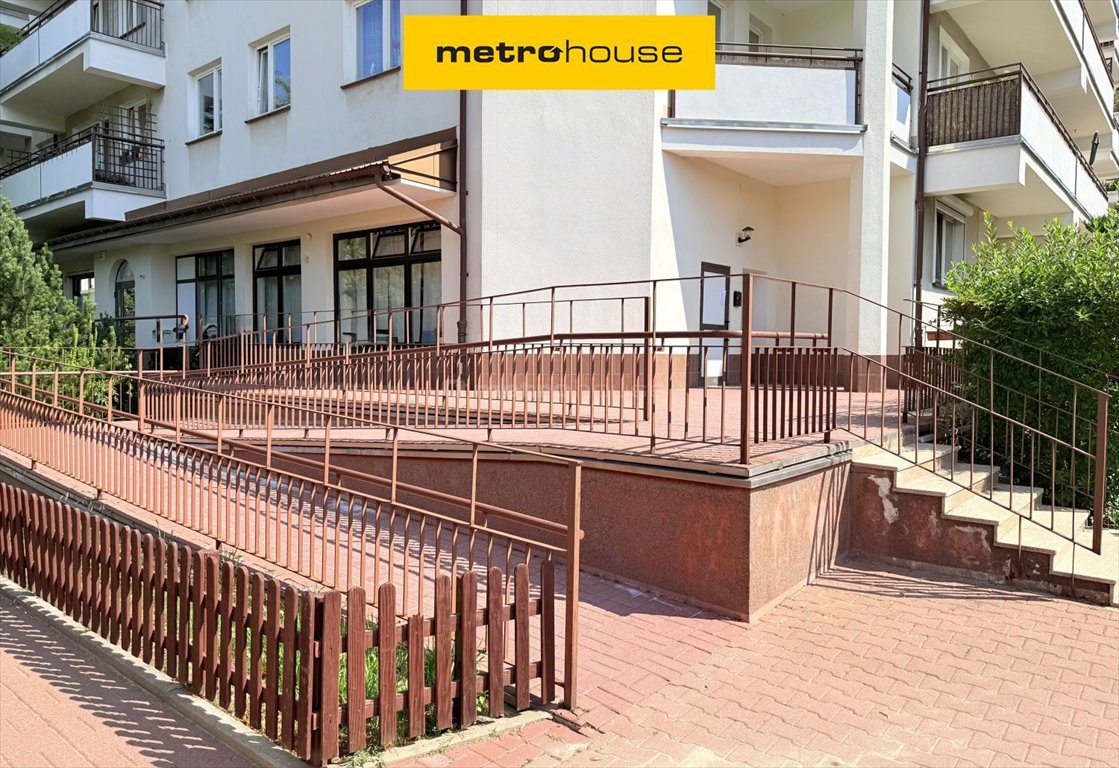 Na sprzedaż lokal usługowy z witrynami i parkingiem na Kabatach Warszawa, Ursynów, Dembego  57m2 Foto 1