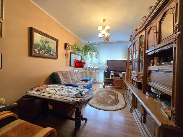 Mieszkanie trzypokojowe na sprzedaż Świdnica, Centrum  47m2 Foto 1