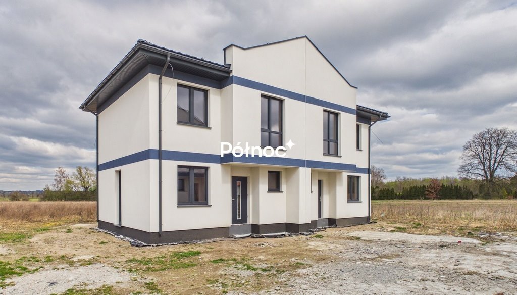 Dom bliźniaczy w stanie surowym zamkniętym z własnym ogrodem Fasty, Dzikowska  73m2 Foto 1