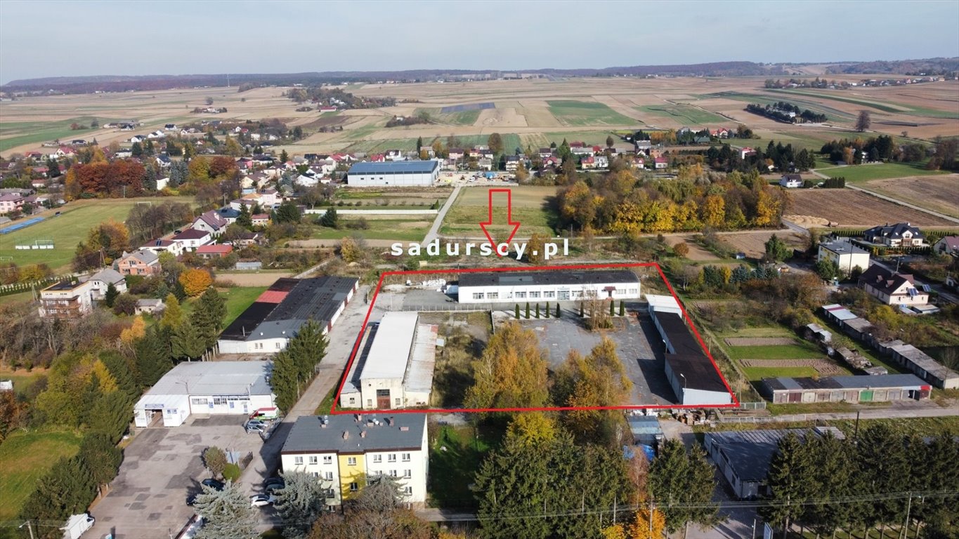 Działka inwestycyjna z halami, 10 329 m², MPZP, dojazd asfalt Miechów-Charsznica, Miechowska  10 329m2 Foto 1