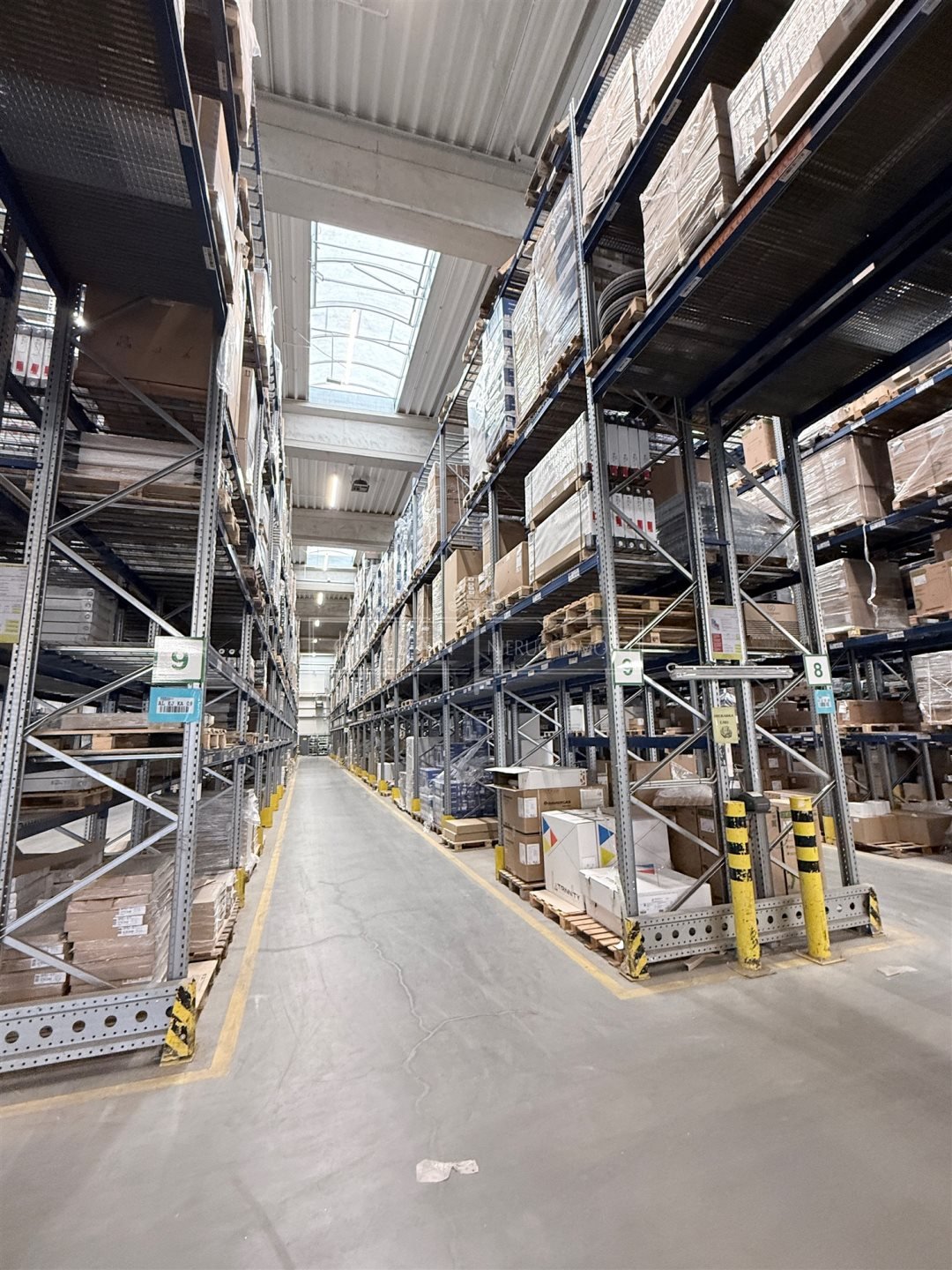 Magazyn klasy A 3500 m² z biurami i dokami w Bydgoszczy Bydgoszcz, Glinki  3 500m2 Foto 1