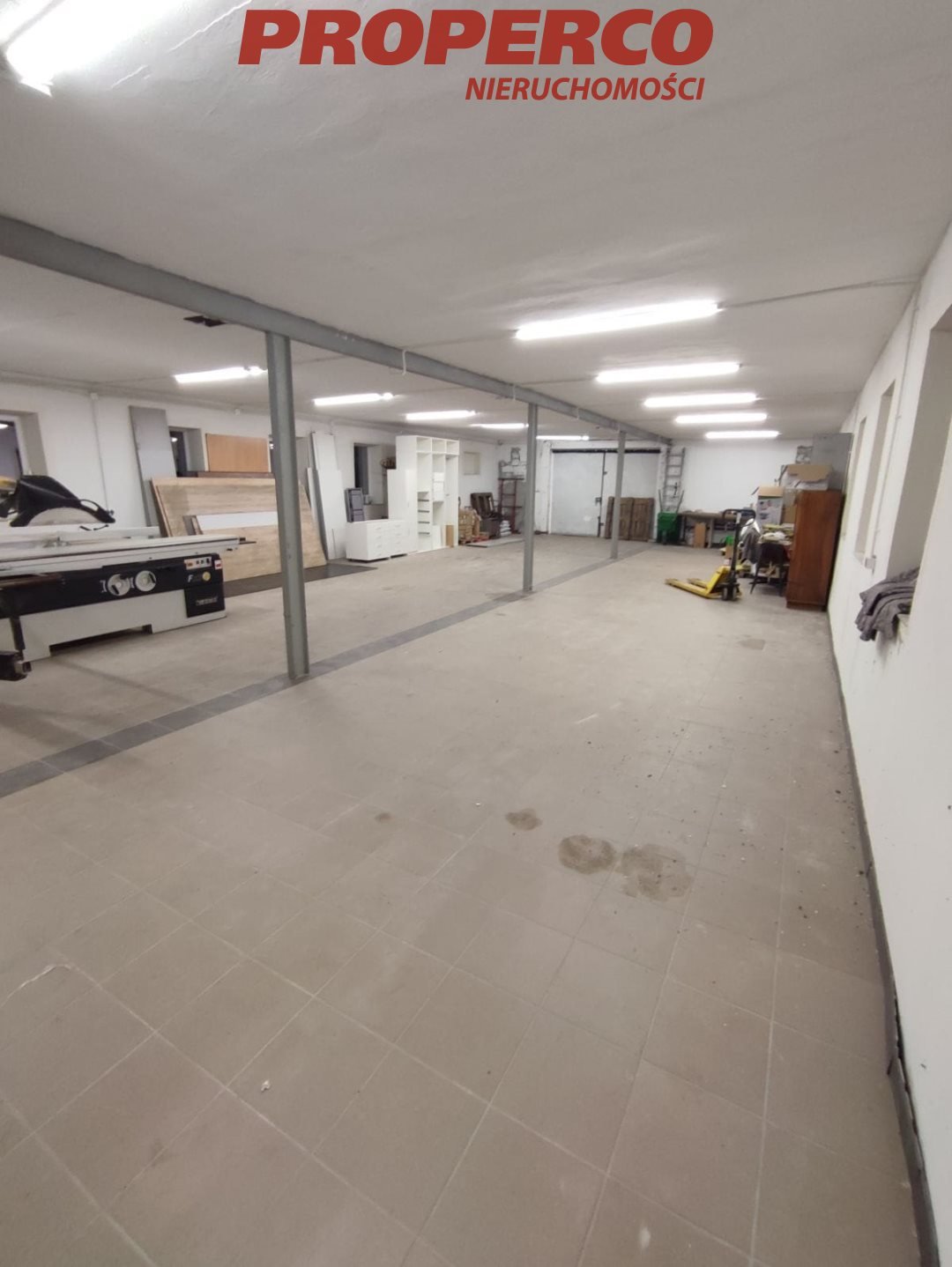 Hala 150 m2 z mieszkaniem i działką w Jędrzejowie Jędrzejów, Kulczyzna  200m2 Foto 1