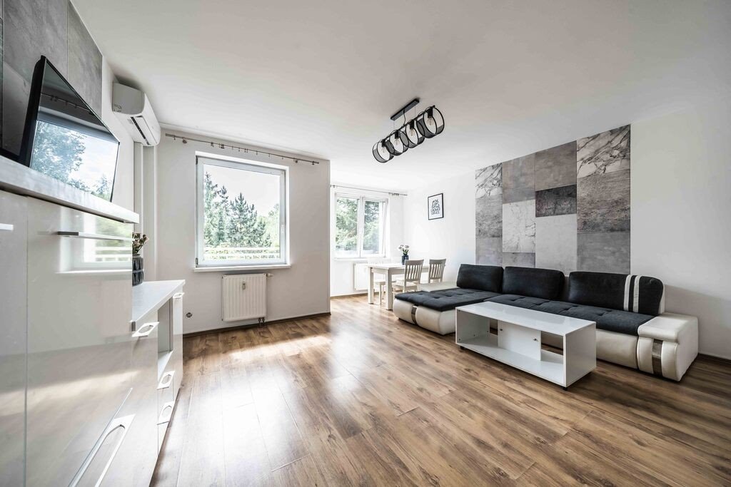 Polecam jasne 45,3 m² z balkonem i klimatyzacją w Poznaniu Poznań, Zielony Dębiec, os. Dębina  45m2 Foto 1