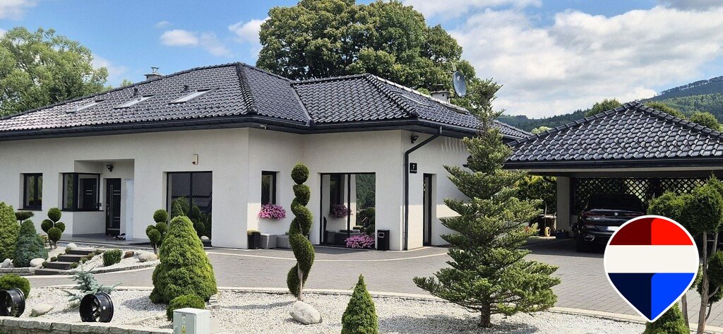 Nowoczesny dom z basenem i domkiem gości w Milówce Milówka, Profesora Stanisława Szczotki 7  200m2 Foto 1