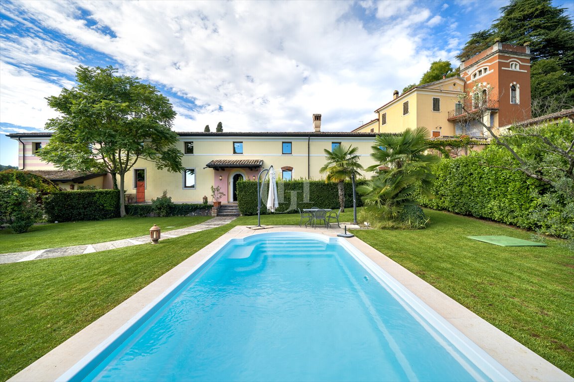 Urokliwa willa z basenem i sauną w Costermano zapraszam Włochy, Costermano sul Garda  231m2 Foto 1