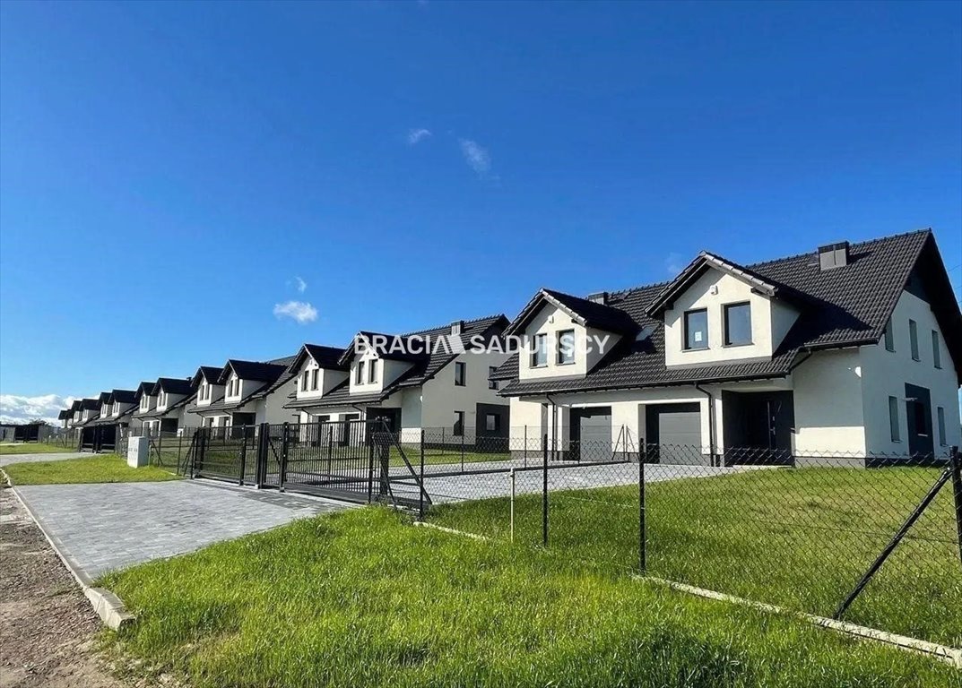 Nowoczesny dom bliźniak z garażem i tarasem w Przeginia Duchowna Przeginia Duchowna, Przeginia Duchowna , Czernichów, Dworska  130m2 Foto 1