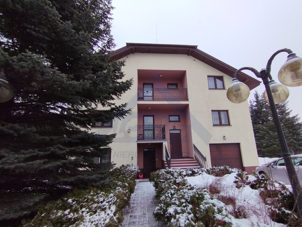 Hostel inwestycyjny 620 m² z 17 pokojami w Starych Babicach Stare Babice, gen. Władysława Sikorskiego  620m2 Foto 1