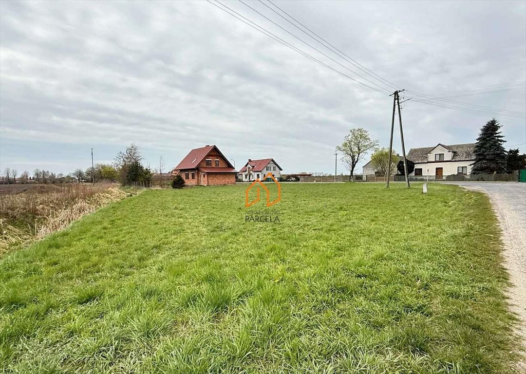 Polecam działkę 639 m² w spokojnej okolicy z mediami przy działce Czerlejnko  639m2 Foto 1