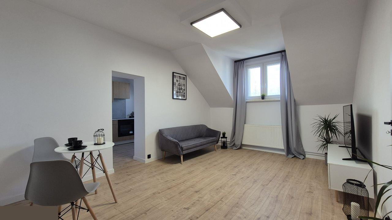 Mieszkanie dwupokojowe na sprzedaż Sosnowiec, Niwka, Juliana Tuwima  47m2 Foto 1