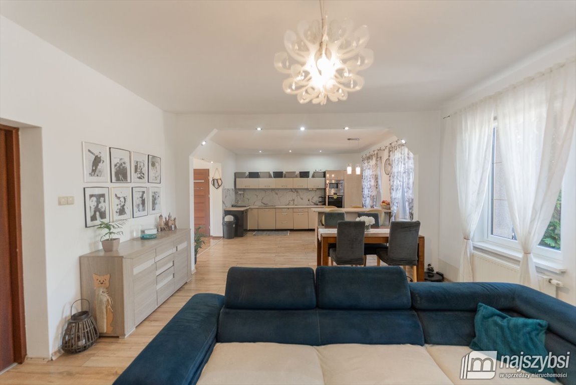 Wyjątkowa nieruchomość z dużą zielenią, 3 garażami i dodatkowymi budynkami Radowo Małe, obrzeża, Borkowo Wielkie  139m2 Foto 1