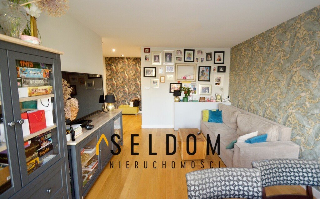 Mieszkanie trzypokojowe na sprzedaż Legnica, Karkonoska  59m2 Foto 1