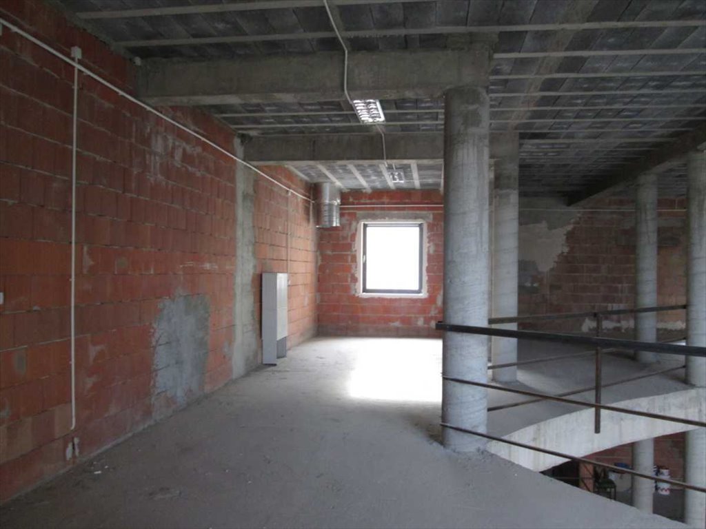 Lokal użytkowy na sprzedaż Legnica  360m2 Foto 1