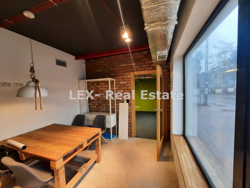 Lokal usługowy 54 m2 w centrum Michałowic z witrynami Centrum  56m2 Foto 1