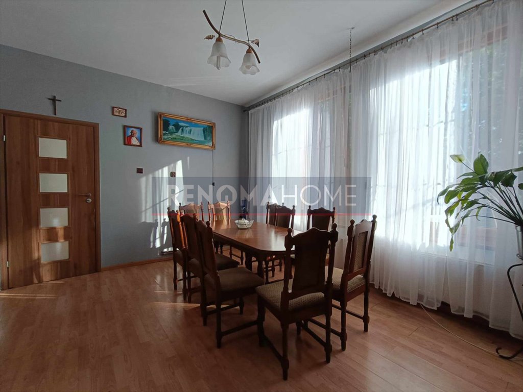 Przestronne 3-pokojowe mieszkanie z garażem i widokiem na pałac Kopice  60m2 Foto 1