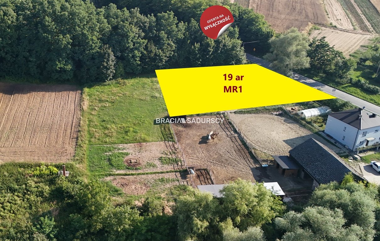 Działka budowlana 19 arów w Stręgoborzycach, media, zieleń Igołomia-Wawrzeńczyce, Stręgoborzyce  1 904m2 Foto 1