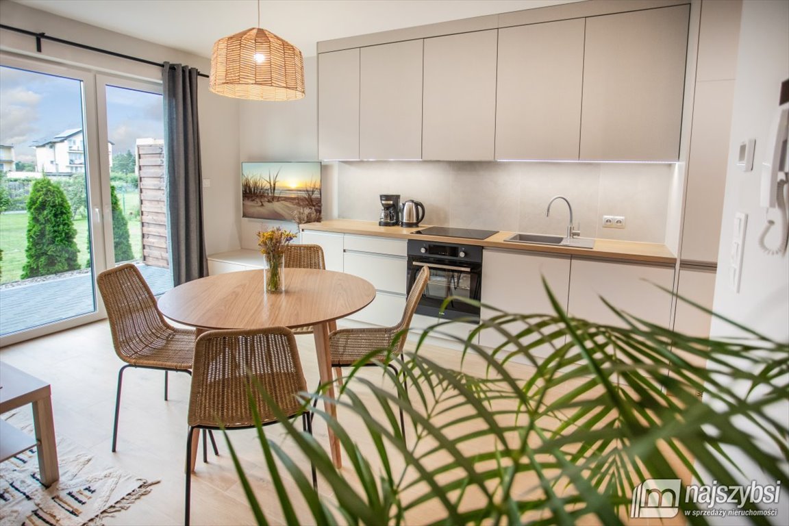 Mieszkanie trzypokojowe na sprzedaż Ustronie Morskie  58m2 Foto 1