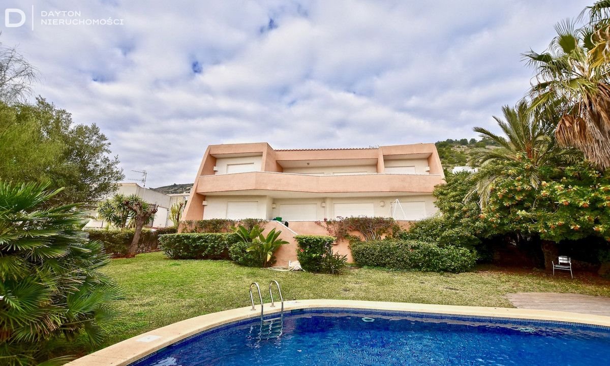 Sprzedam przestronny dom 305 m² w Javea z 6 pokojami Javea  305m2 Foto 1
