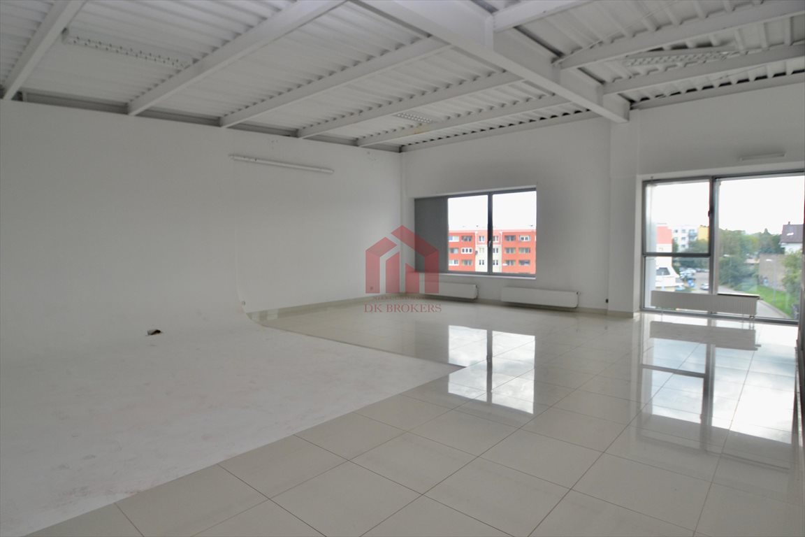 Lokal usługowy 100 m2 w centrum Dębicy z witryną Dębica, Rzeszowska  100m2 Foto 1
