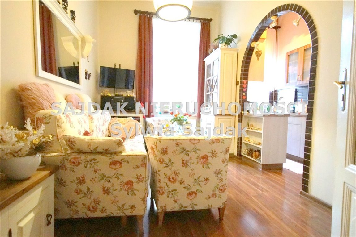 Cieszyn, 114 m2 – kamienica z potencjałem i wysokimi sufitami Cieszyn  114m2 Foto 1