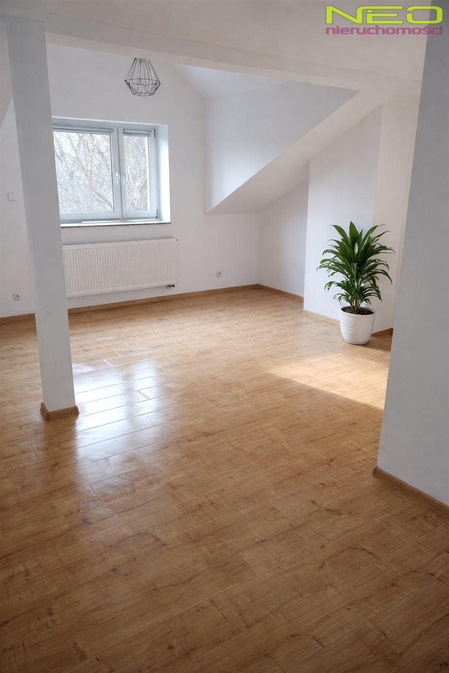 Wynajem 75 m2 po remoncie z garażem w Stradom Częstochowa, Stradom  75m2 Foto 1