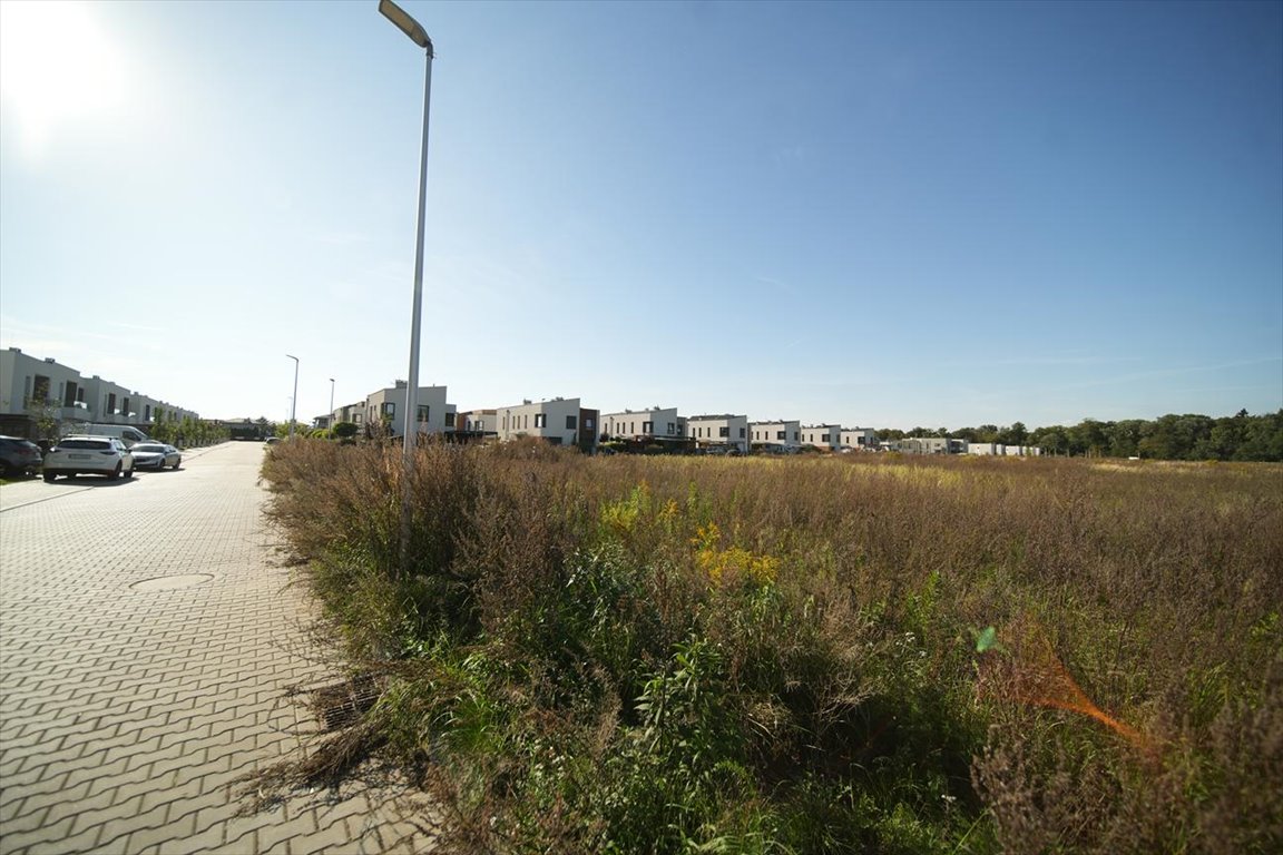 Działka budowlana na sprzedaż Dąbrówka, poznański, Dopiewo, Działka budowlana w pięknym miejscu w Dąbrówce. Sprawdź!  651m2 Foto 1