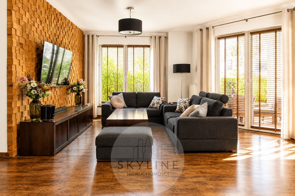 Na sprzedaż przestronny dom 192 m² z garażem i tarasem w Lesznowoli Lesznowola  193m2 Foto 1