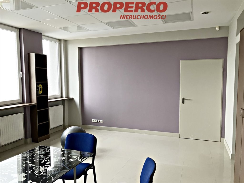 Polecam przestronny 28 m² lokal biurowy z windą i parkingiem Kielce, KSM, Górna  28m2 Foto 1