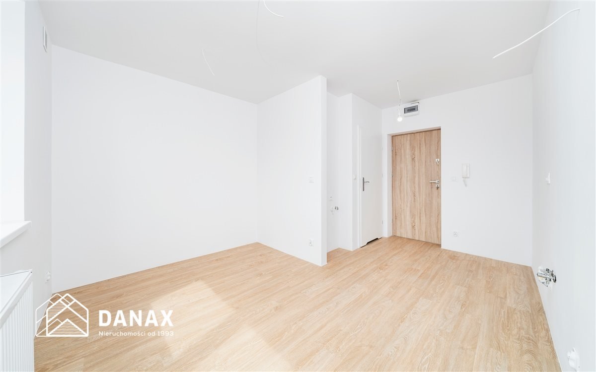 Kompaktowe 15,77 m² z osobnymi licznikami i niskim czynszem Kraków  16m2 Foto 1