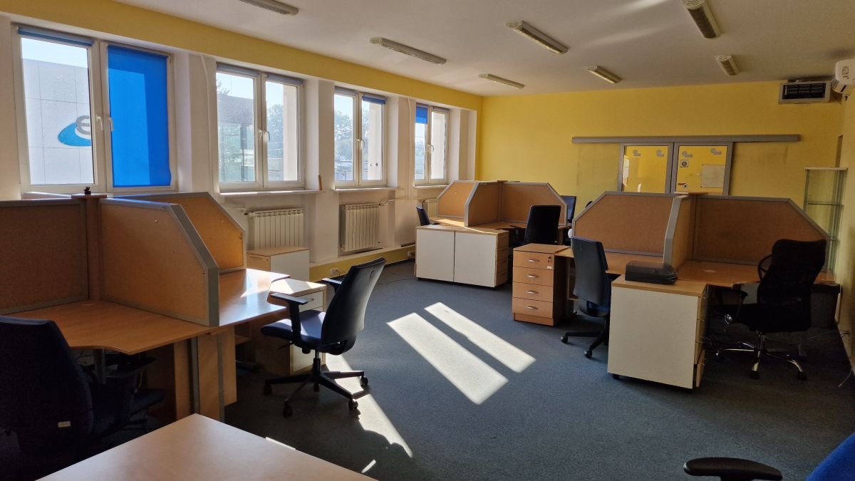 Lokal użytkowy na wynajem Kalisz, Korczak, Dobrzecka 95  22m2 Foto 1