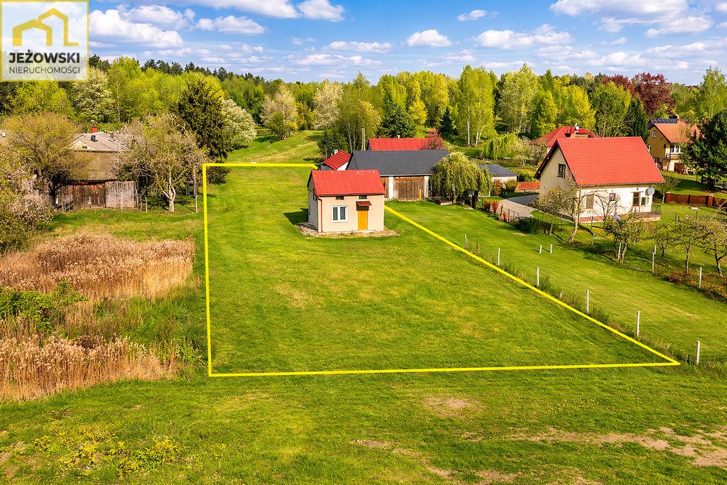 Sprzedam działkę 1804 m² z murowanym domkiem w Uściążu Uściąż  1 804m2 Foto 1