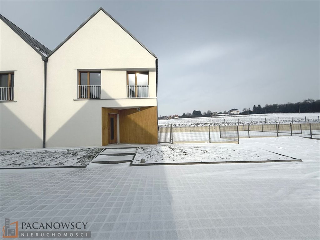 Nowoczesny dom bliźniak z tarasem i garażem w Maszycach Maszyce  178m2 Foto 1