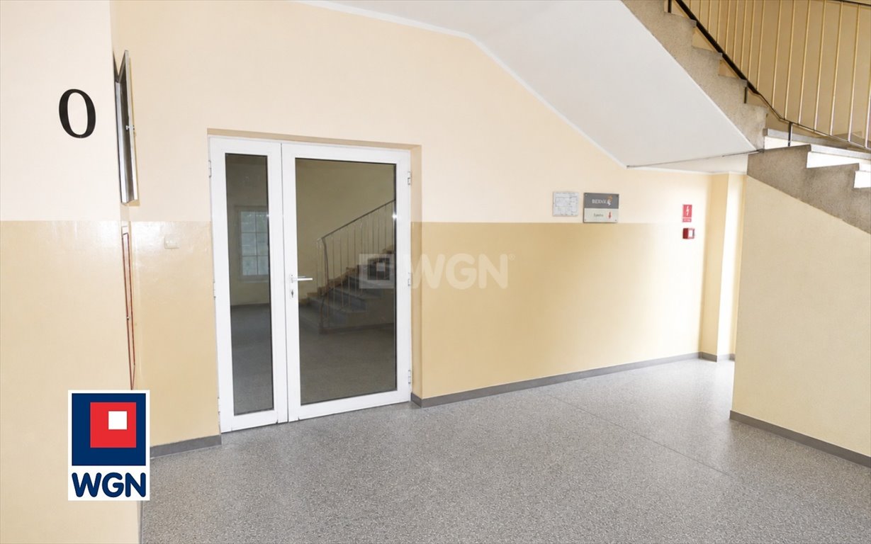 Przestronny lokal biurowy 126 m2 z parkingiem, Ostrów Wielkopolski zapraszam Ostrów Wielkopolski, rejon Poznańskiej  126m2 Foto 1