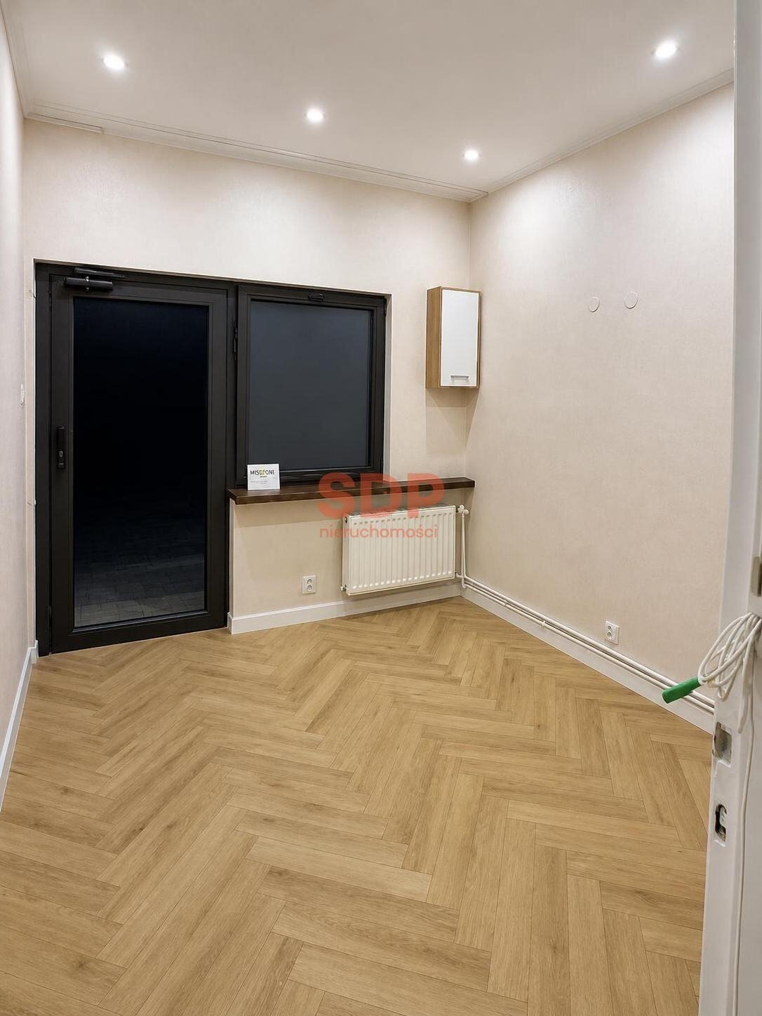 Wynajmę lokal usługowy 9 m² z witryną od ulicy w Krzykach Wrocław, Krzyki, Gaj, Krynicka  9m2 Foto 1
